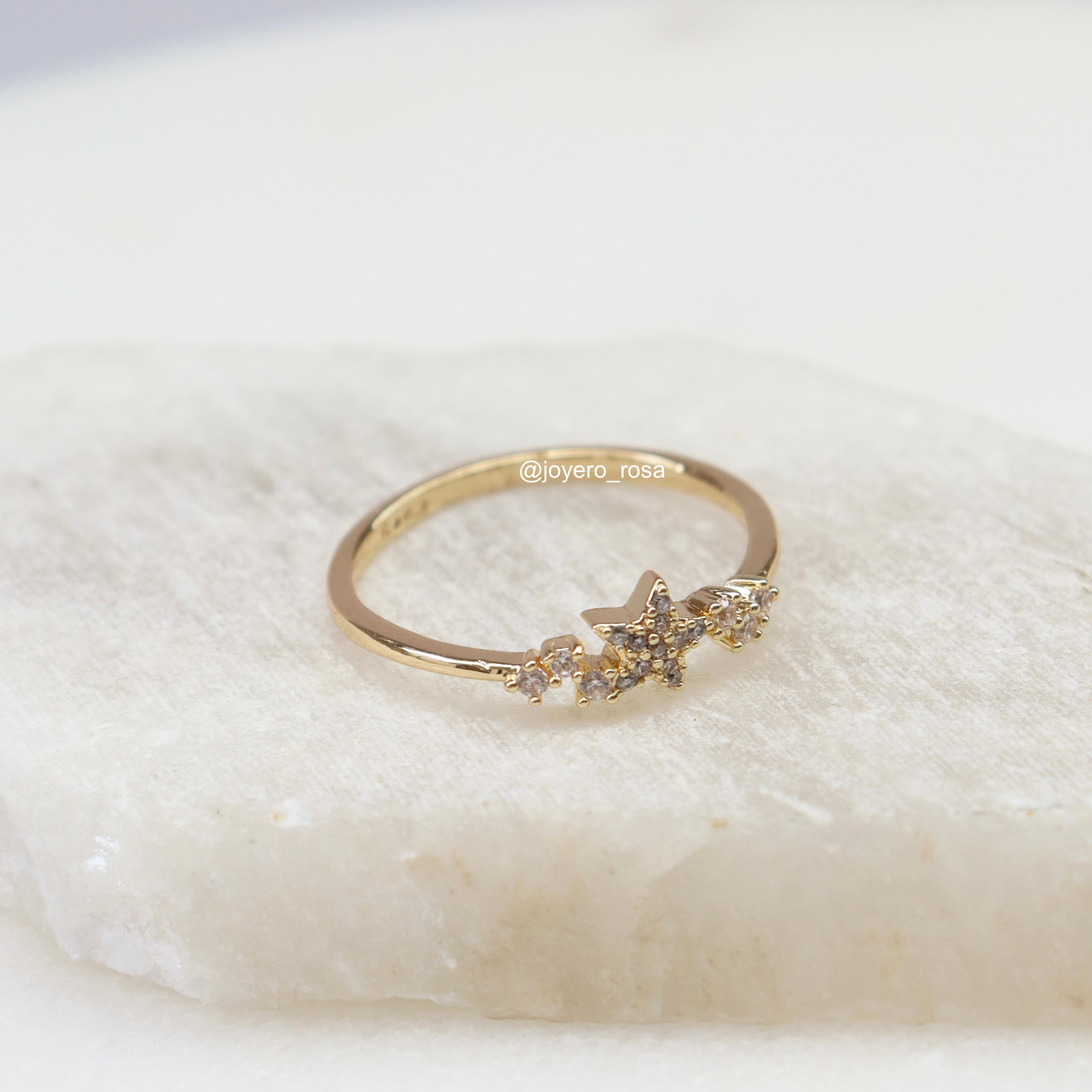 Anillo Estrellas Con Brillo Dorado Joyero Rosa anillo-estrellas-con-brillo-dorado-joyero-rosa