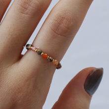 Cargar imagen en el visor de la galería, Anillo Abalorios