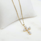 Collar Cruz con Perlas