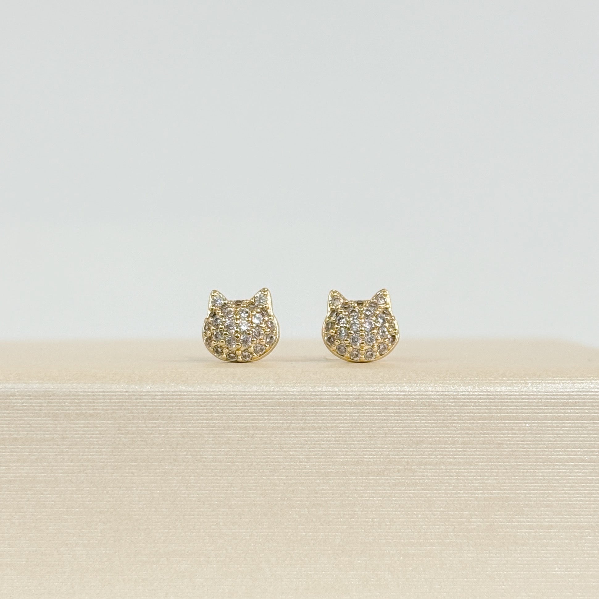 Studs Gatito con Brillos