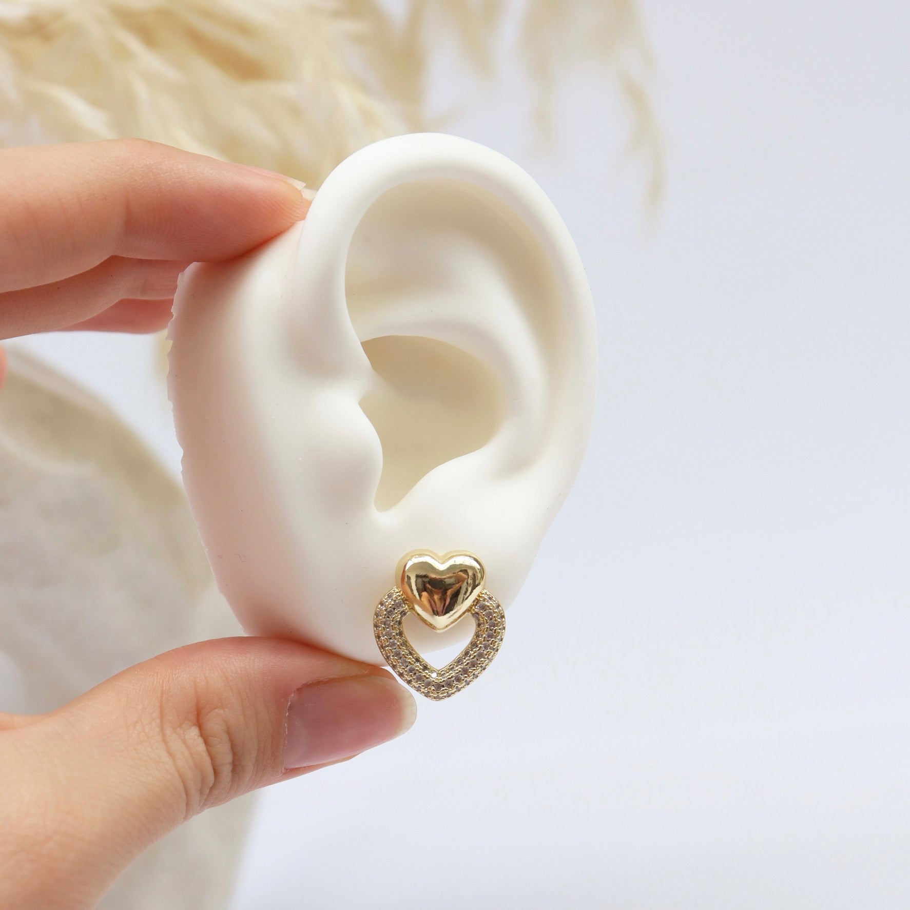 Studs Corazón con Brillos