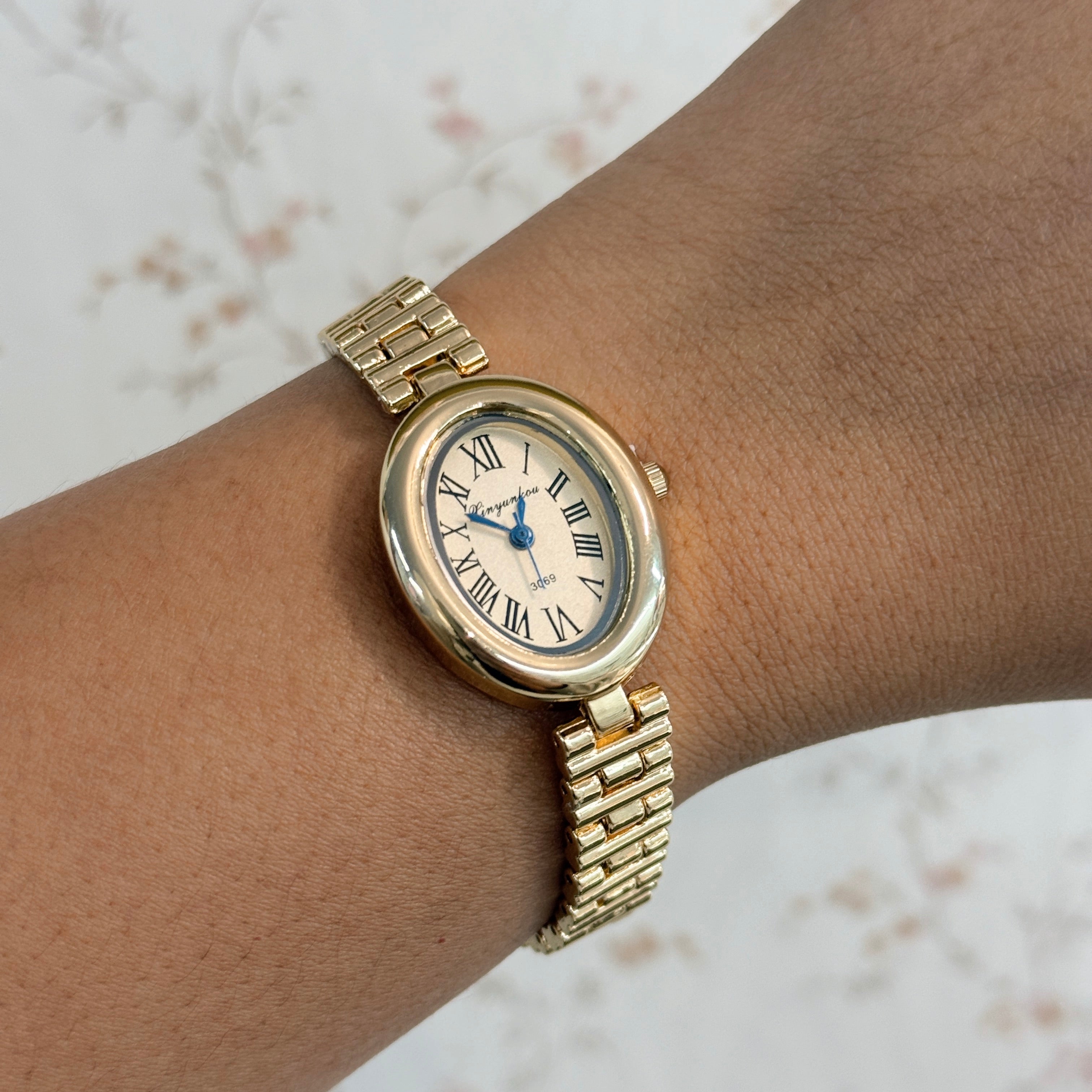Reloj Ovalado