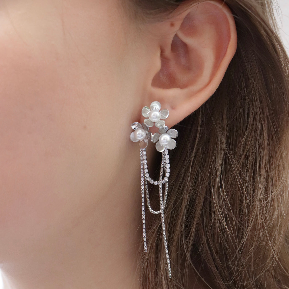 Aretes Largos Flores con Perla