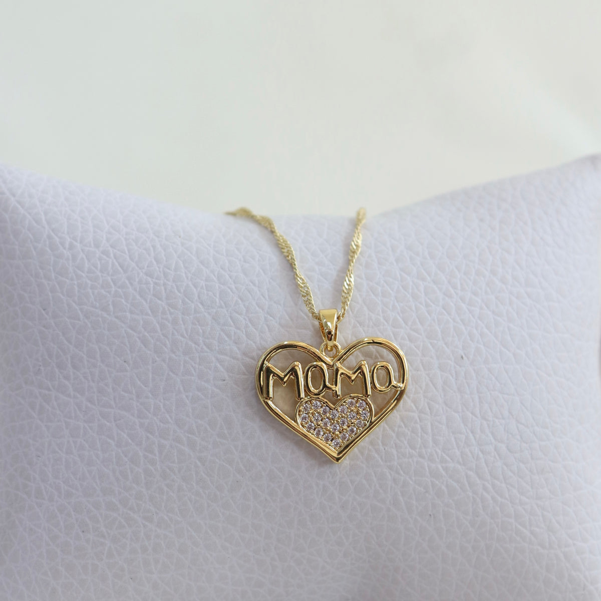 Collar Corazón Mamá