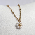 Collar Flor de Perlitas