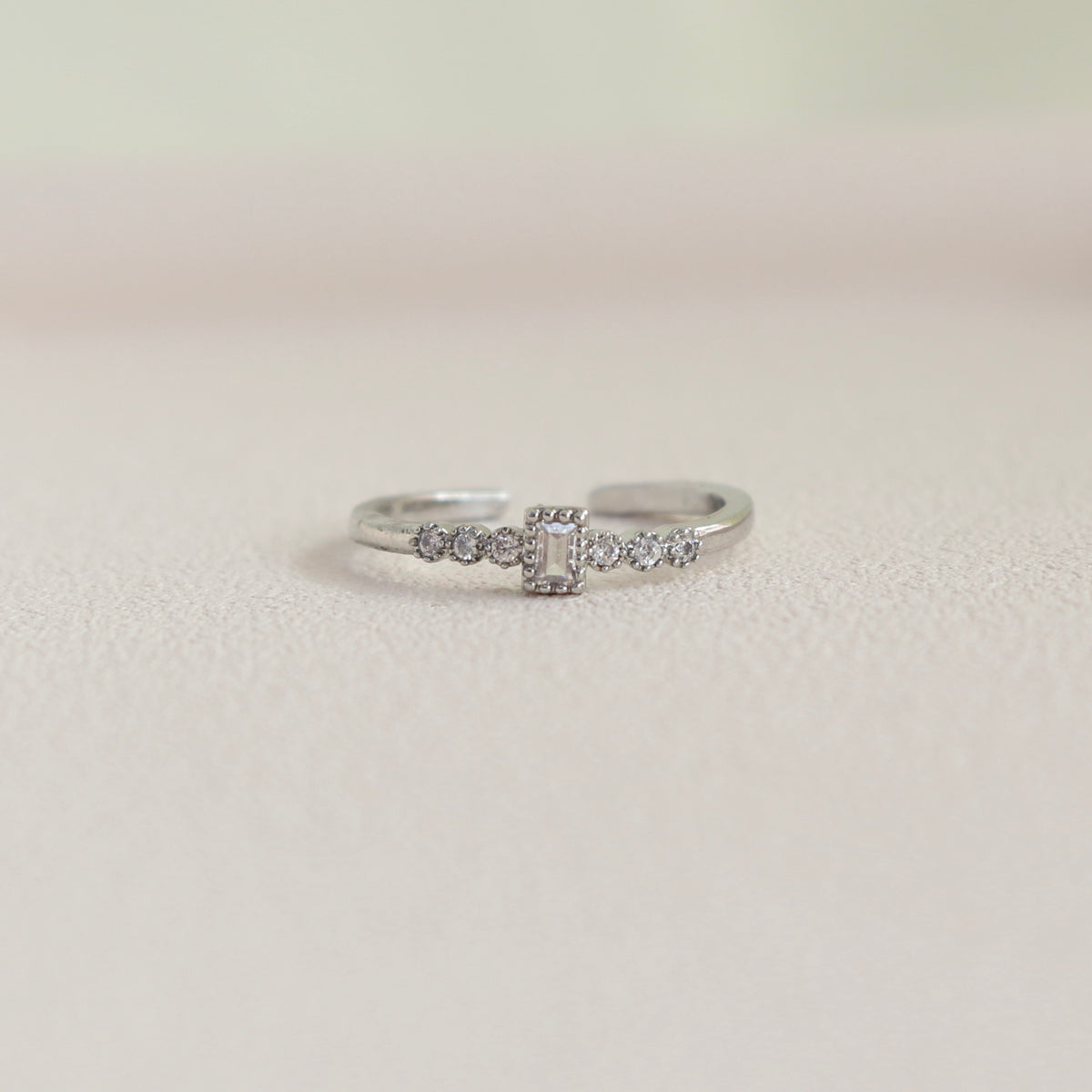 Anillo Baguette con Cristales