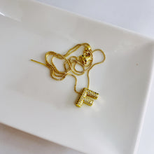 Cargar imagen en el visor de la galería, Collar Ajustable Inicial Pavé Chunky
