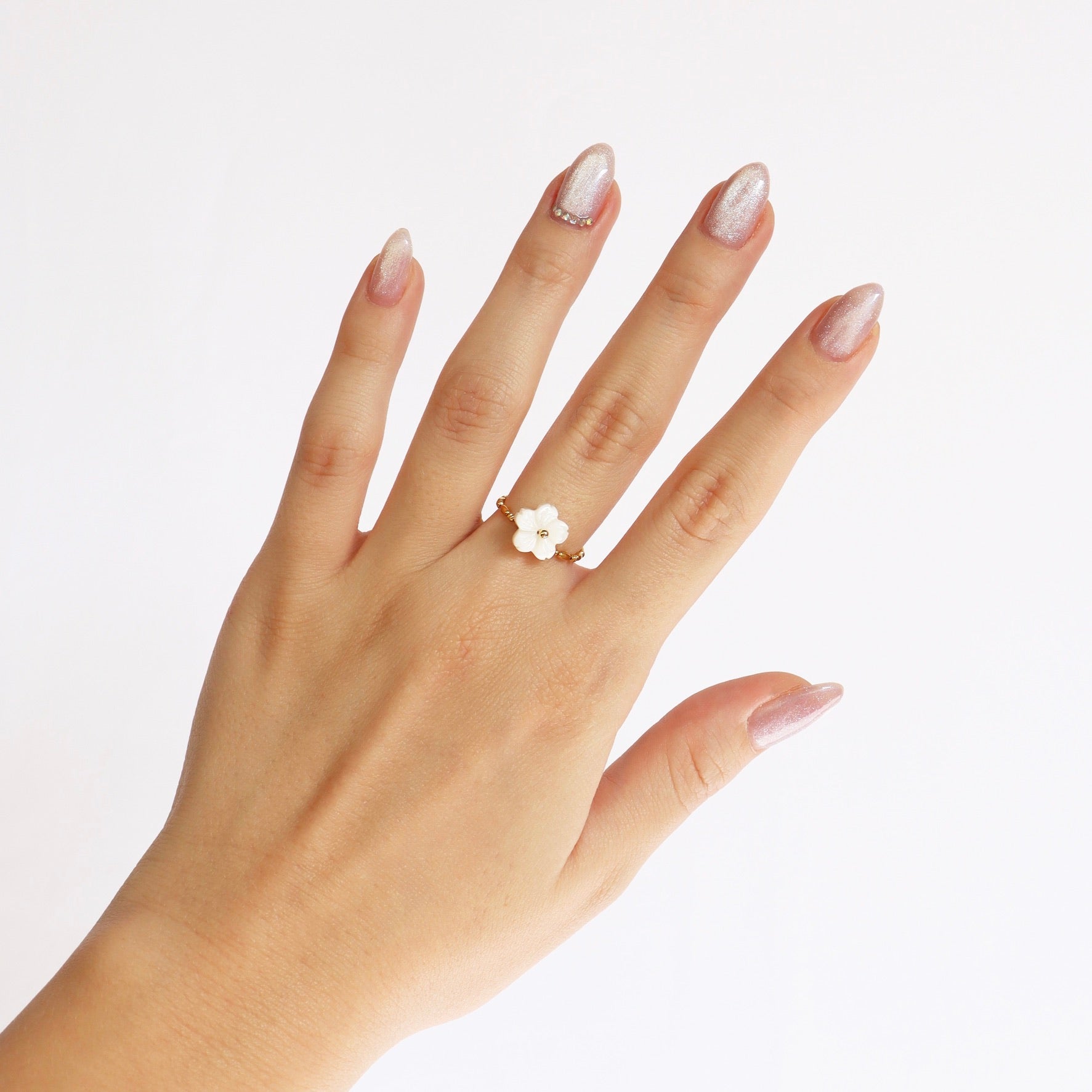 Anillo Ajustable Flor Nácar