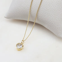 Cargar imagen en el visor de la galería, Collar Corazón Clear
