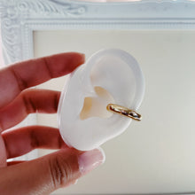 Cargar imagen en el visor de la galería, Earcuff Clásico Dorado
