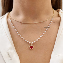 Cargar imagen en el visor de la galería, Collar Doble Perlitas y Corazón Rojo
