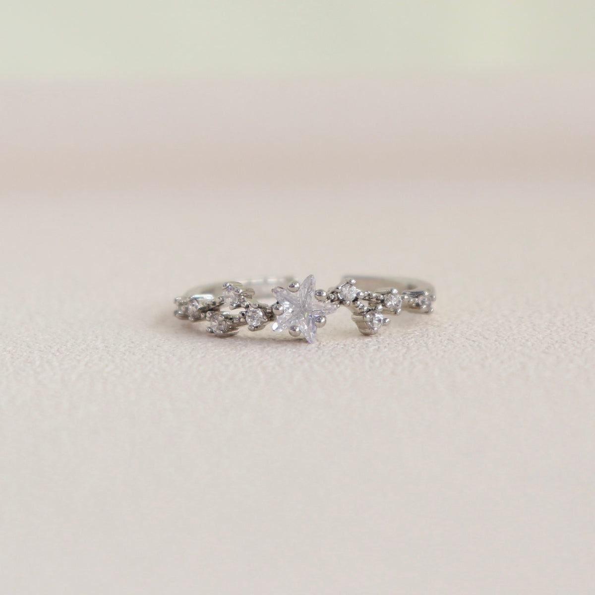 Anillo Ajustable Estrella con Cristales