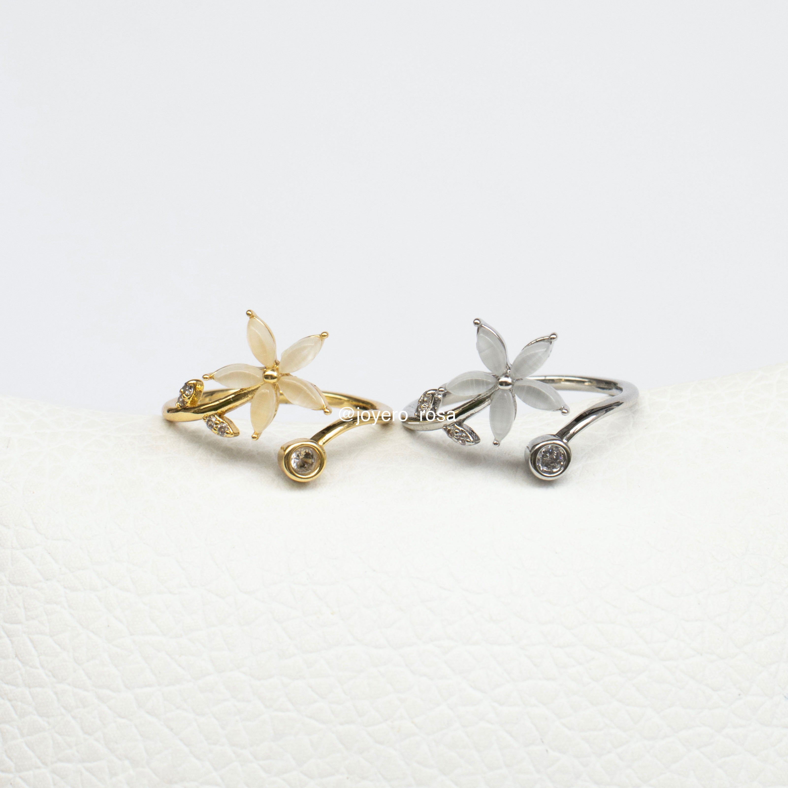 Anillo Ajustable Flor Blanca