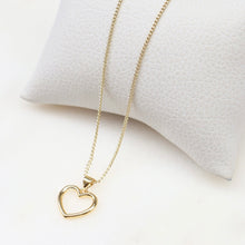 Cargar imagen en el visor de la galería, Collar Corazón Abierto

