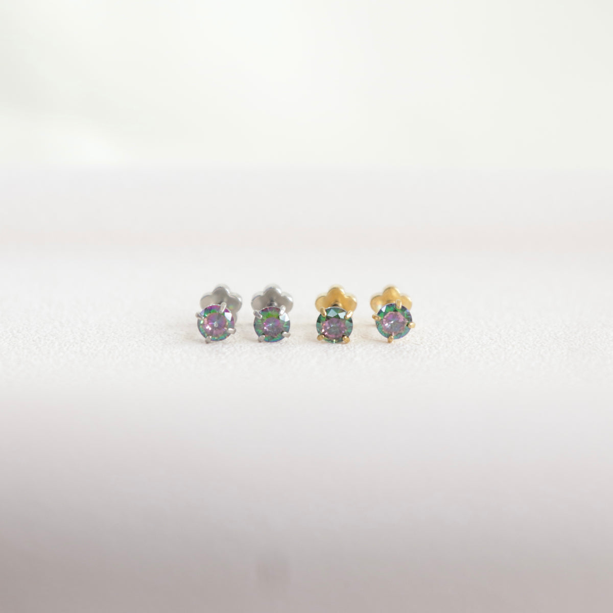 Studs Chispa Tornasol Cierre Bebé