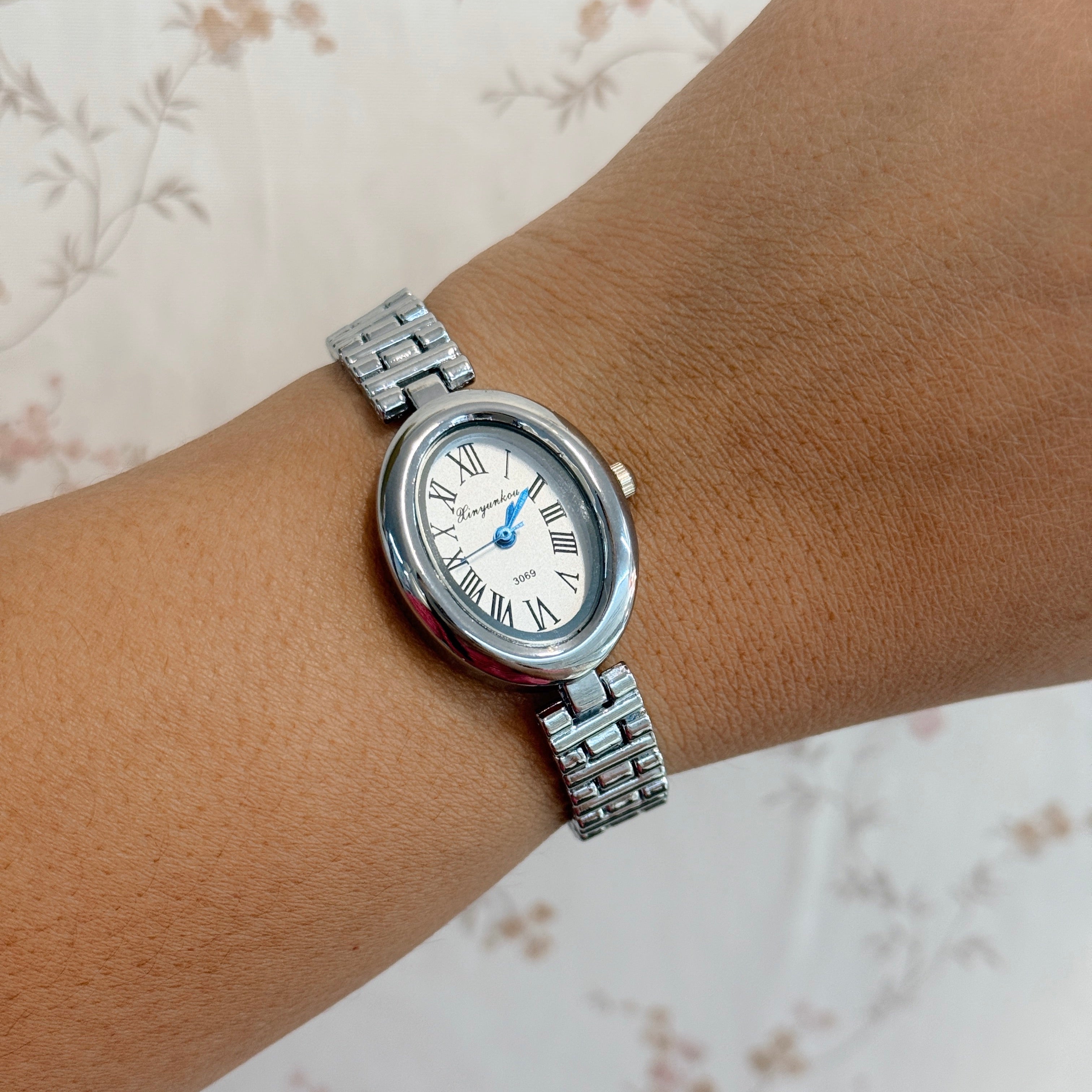 Reloj Ovalado