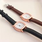 Reloj Cuerina Fondo Blanco