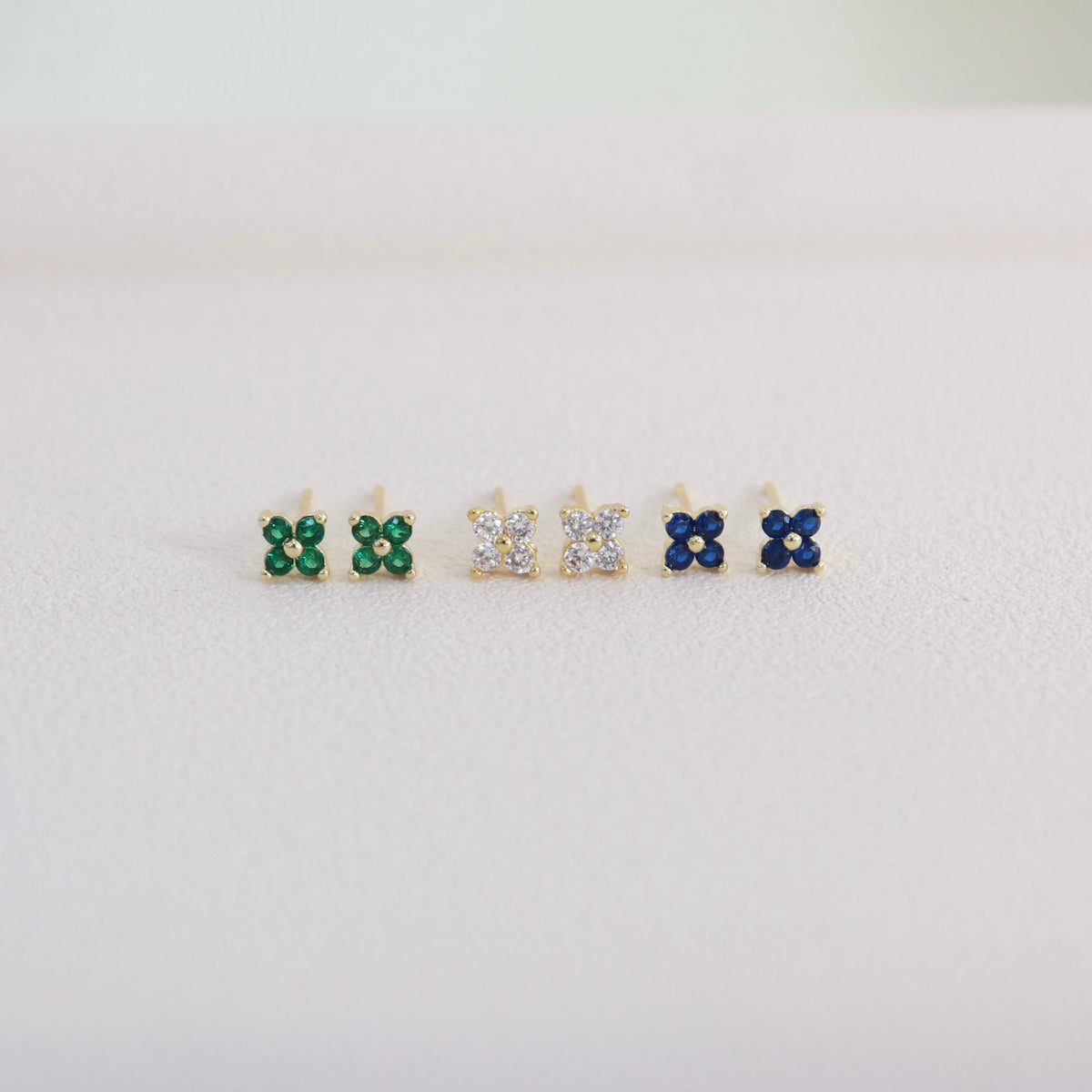 Studs Flor Color