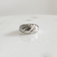 Cargar imagen en el visor de la galería, Anillo Darah Plateado
