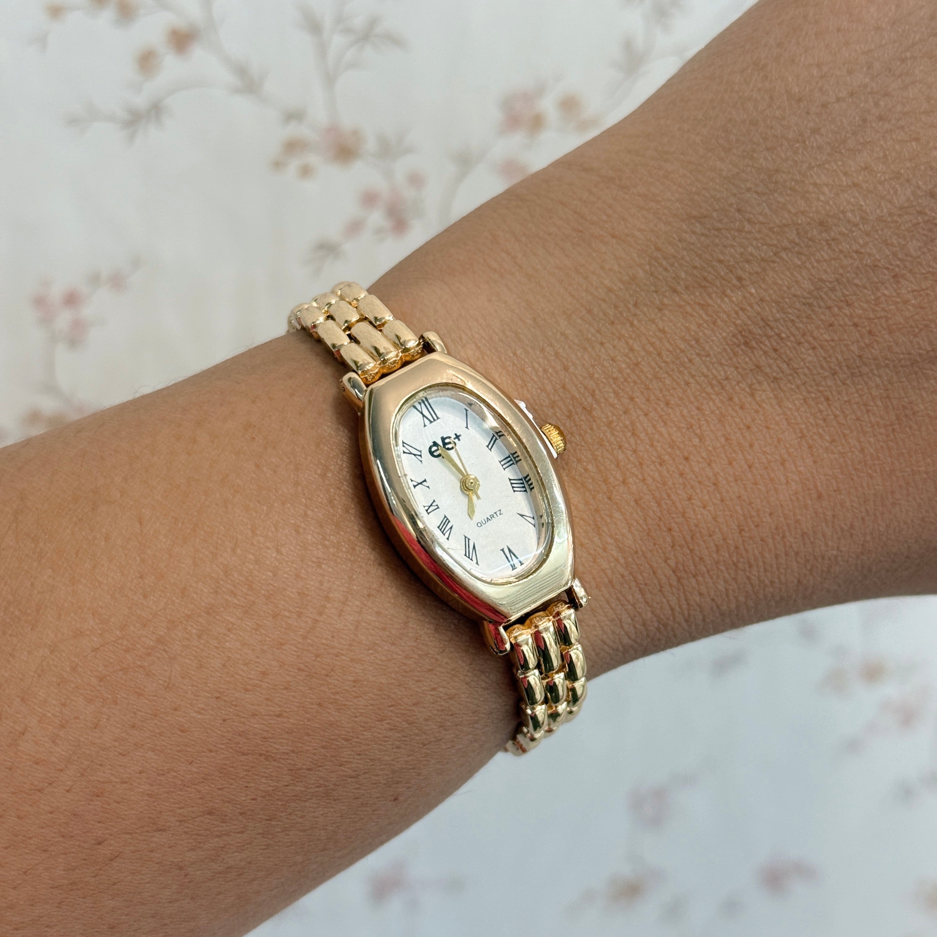 Reloj Ovalado