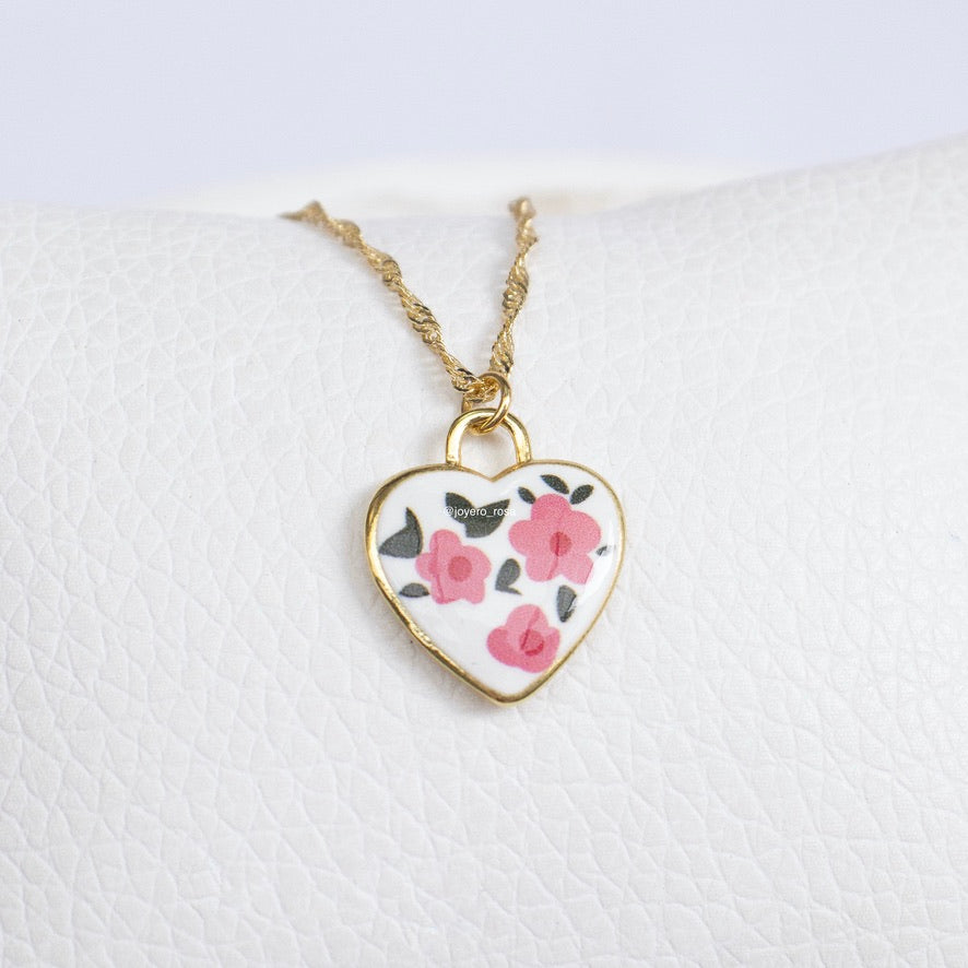 Collar Dije Esmaltado Corazón Flor