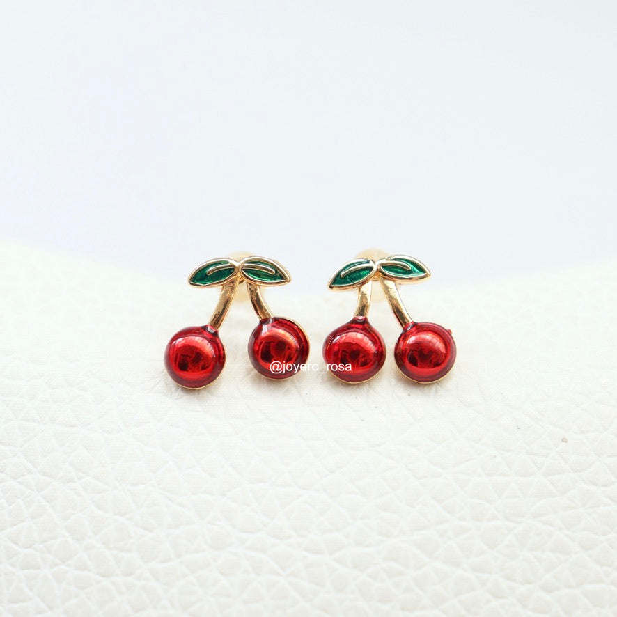 Studs Cereza