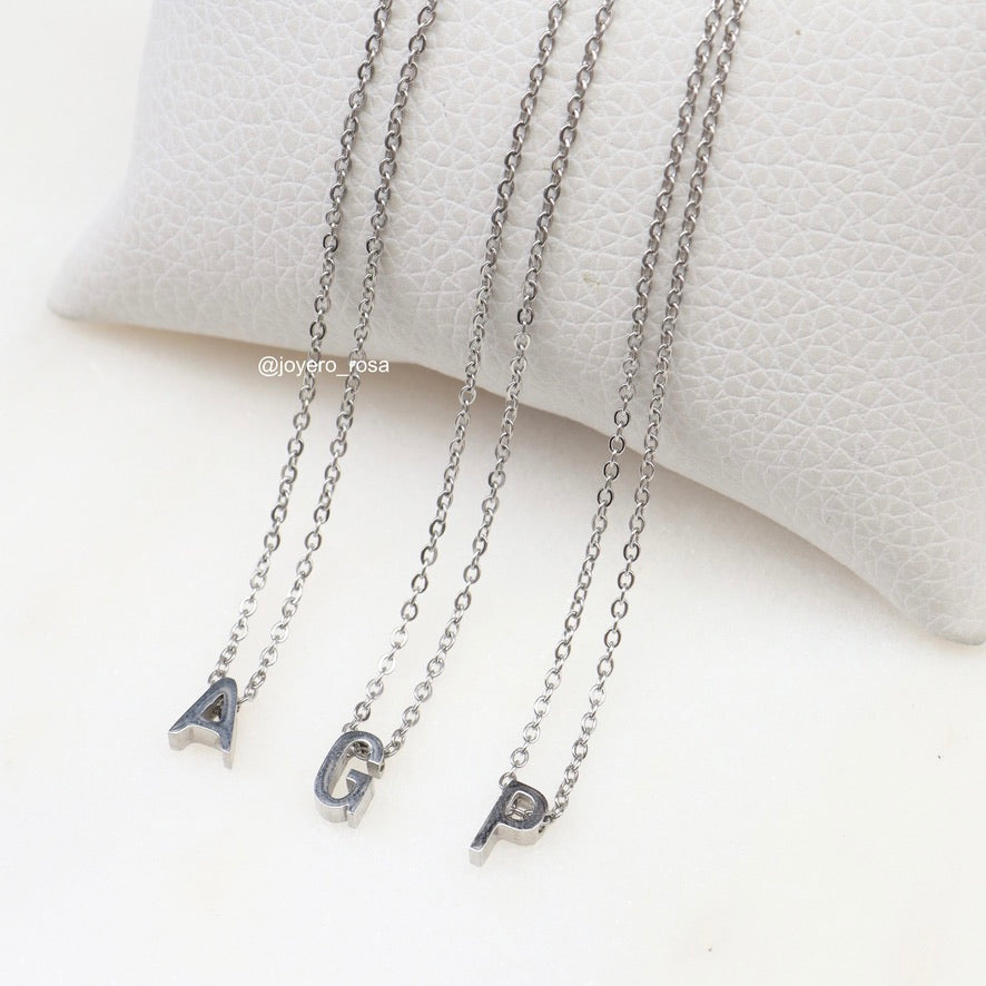Collar Inicial (Plateado)