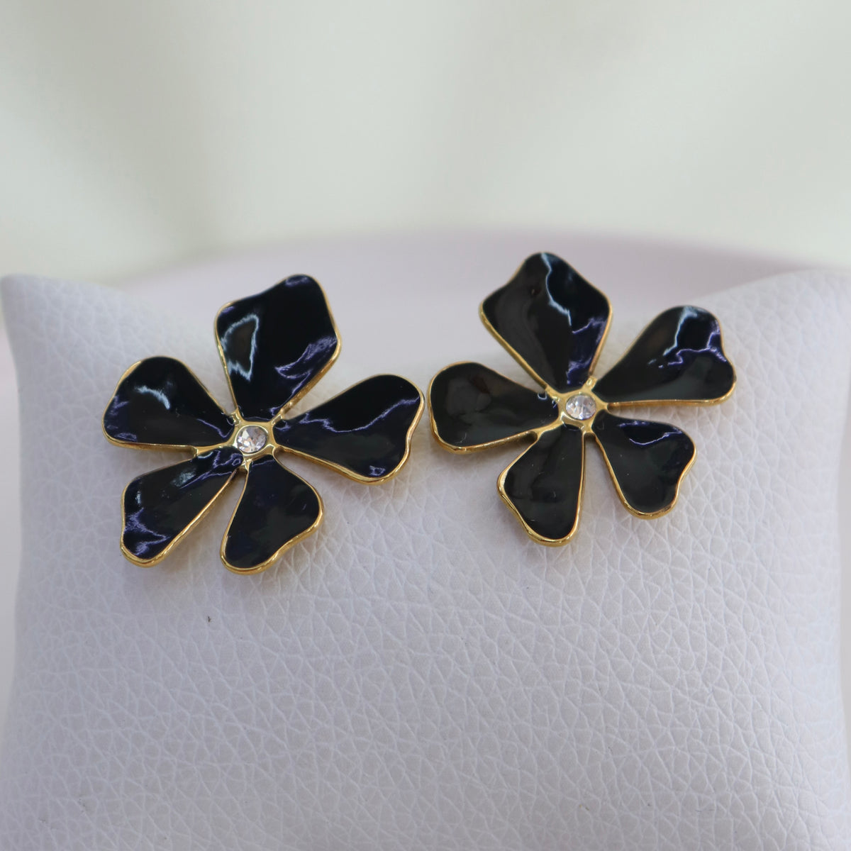 Aretes Flor Negra