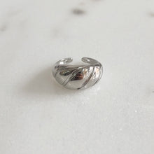 Cargar imagen en el visor de la galería, Anillo Darah Plateado
