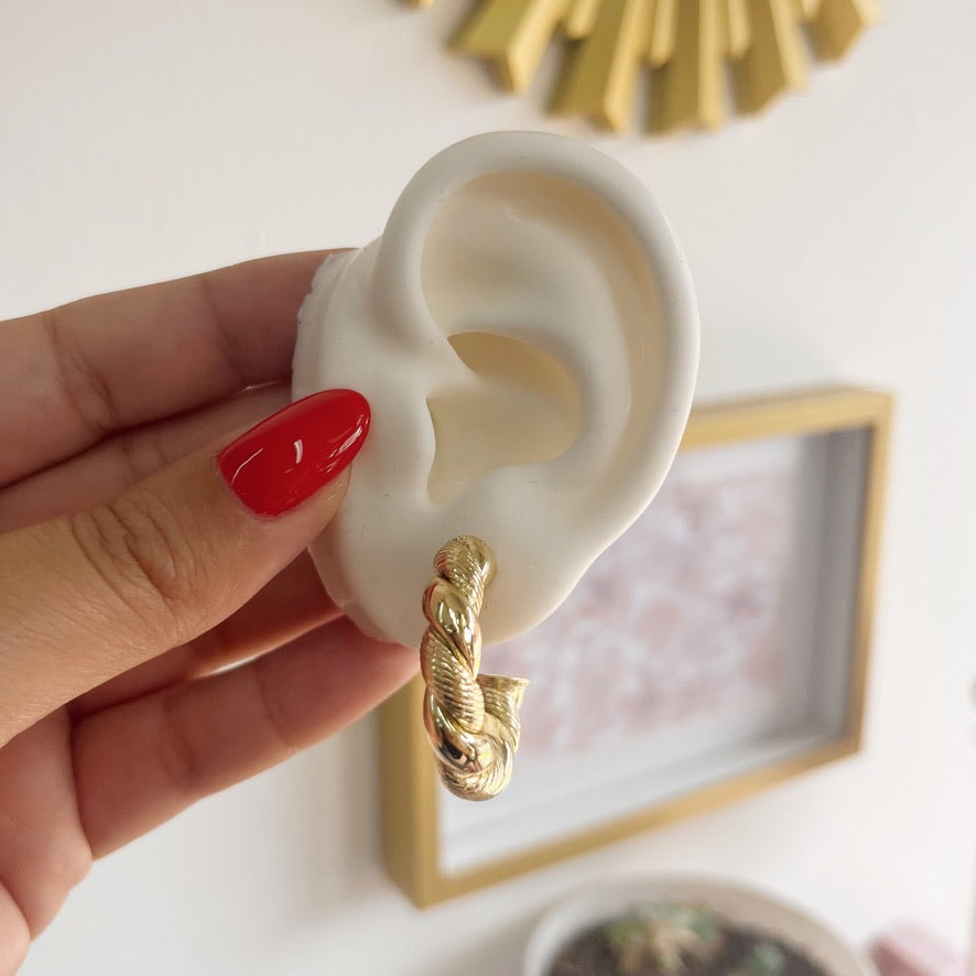 Semi Hoops Twisted