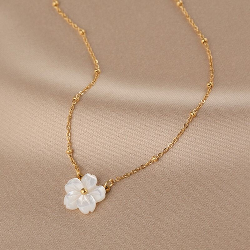 Collar Flor Nácar
