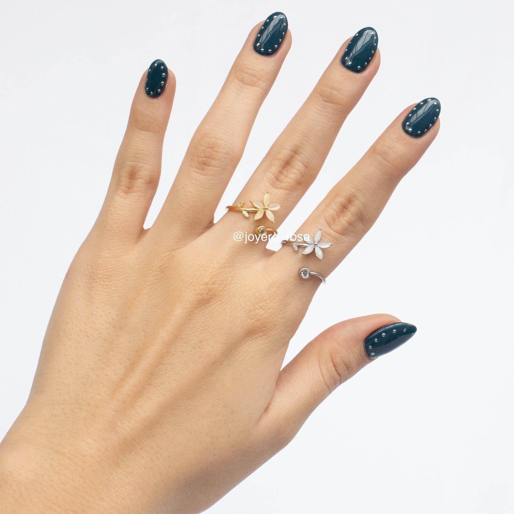 Anillo Ajustable Flor Blanca