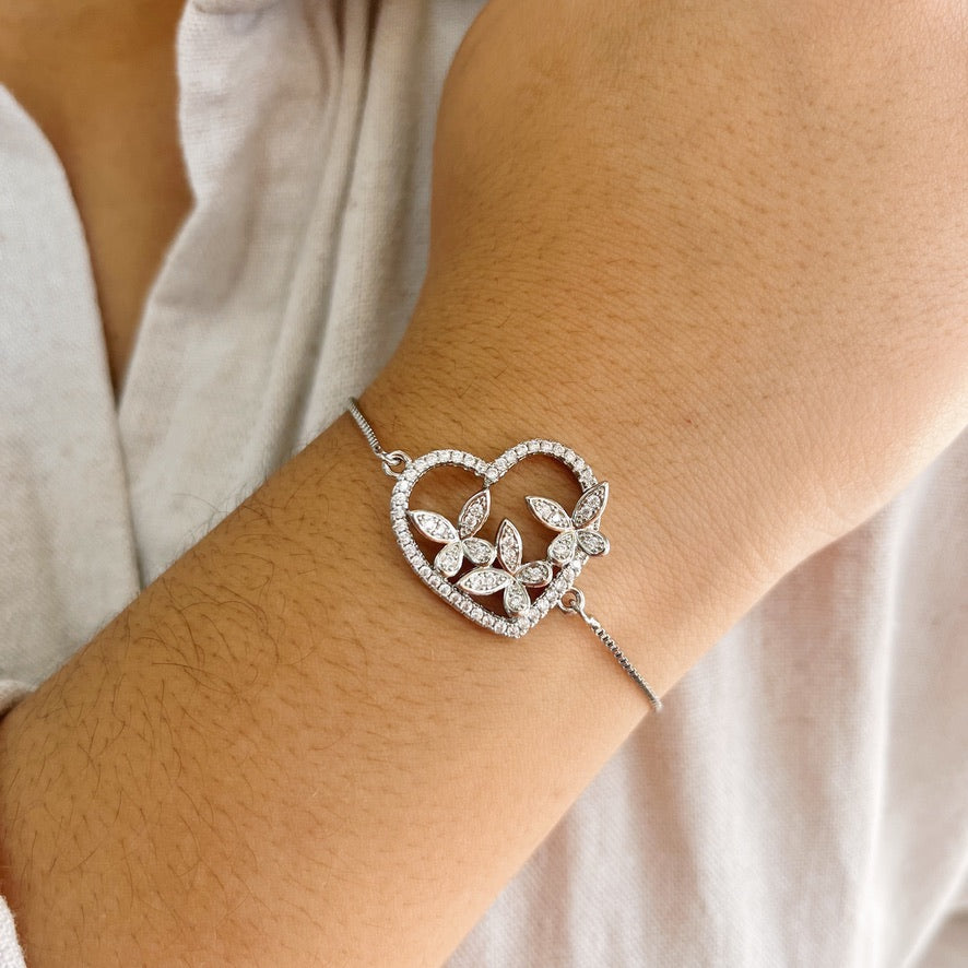 Pulsera Ajustable Corazón con Flores Plateada