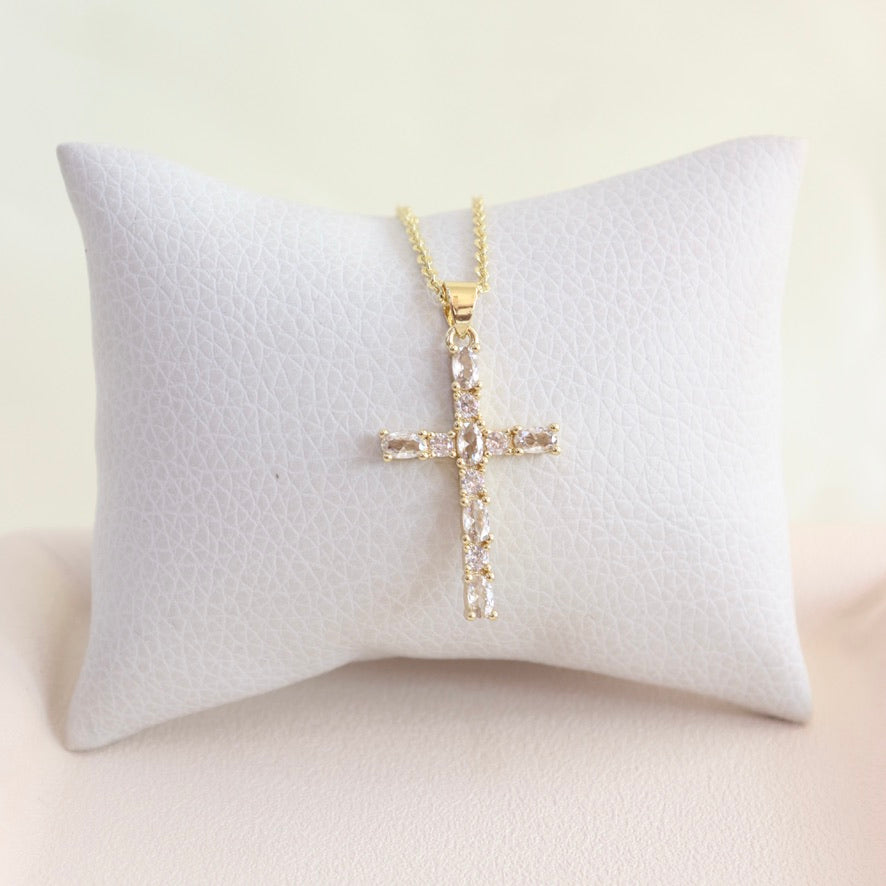 Collar Cruz con Cristales Clear