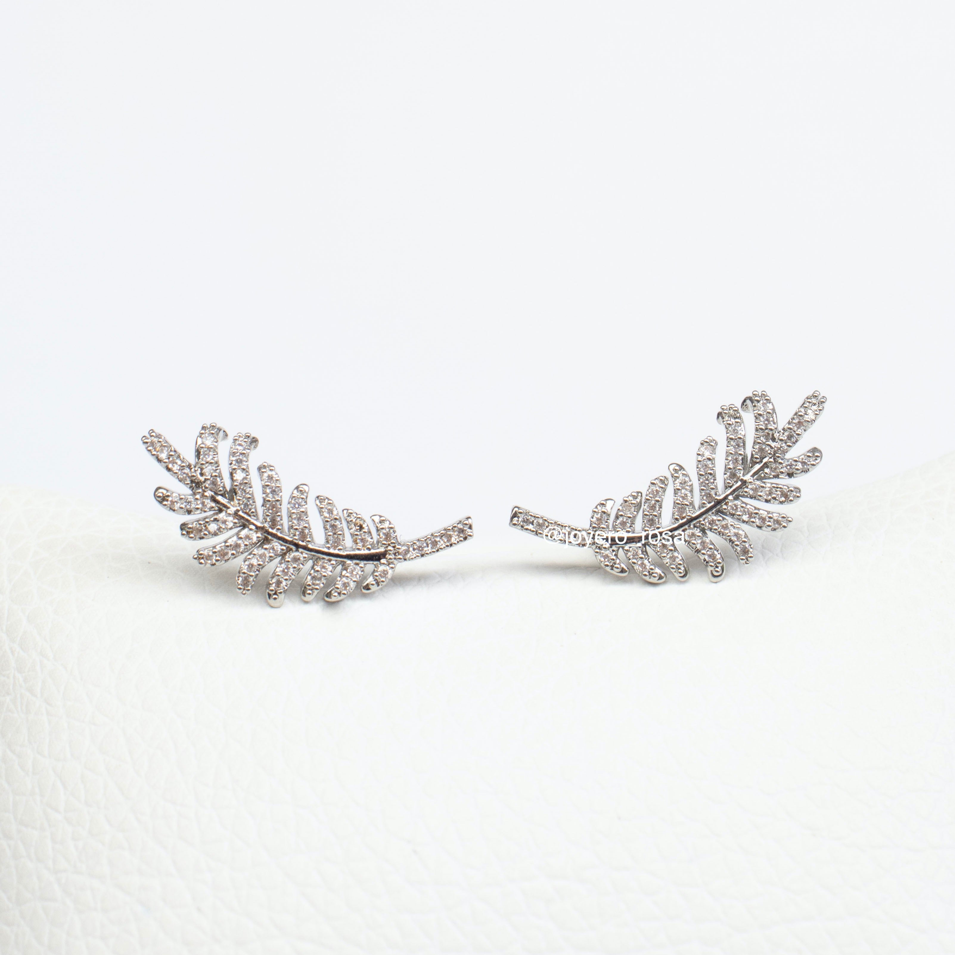 Aretes Hoja Full Brillo