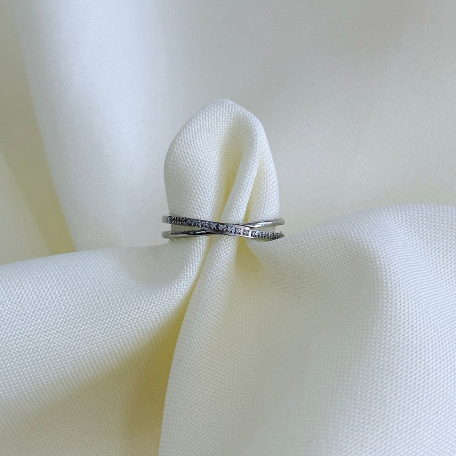 Anillo Cruzado Línea de Cristales
