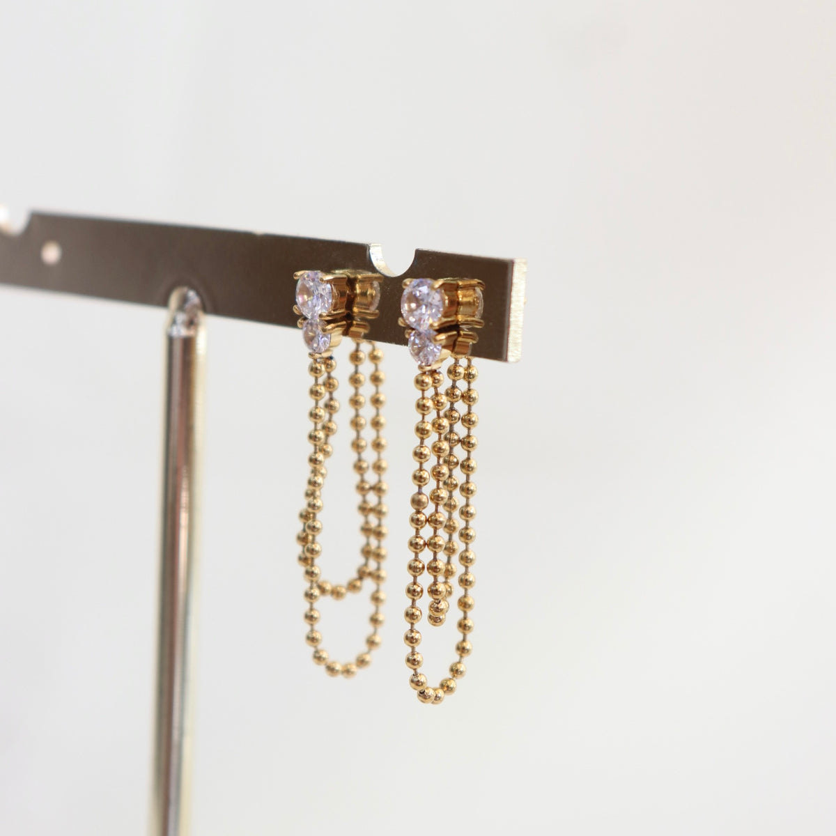Studs Cristales con Cadena