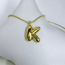 Cargar imagen en el visor de la galería, Collar Ajustable Inicial Burbuja
