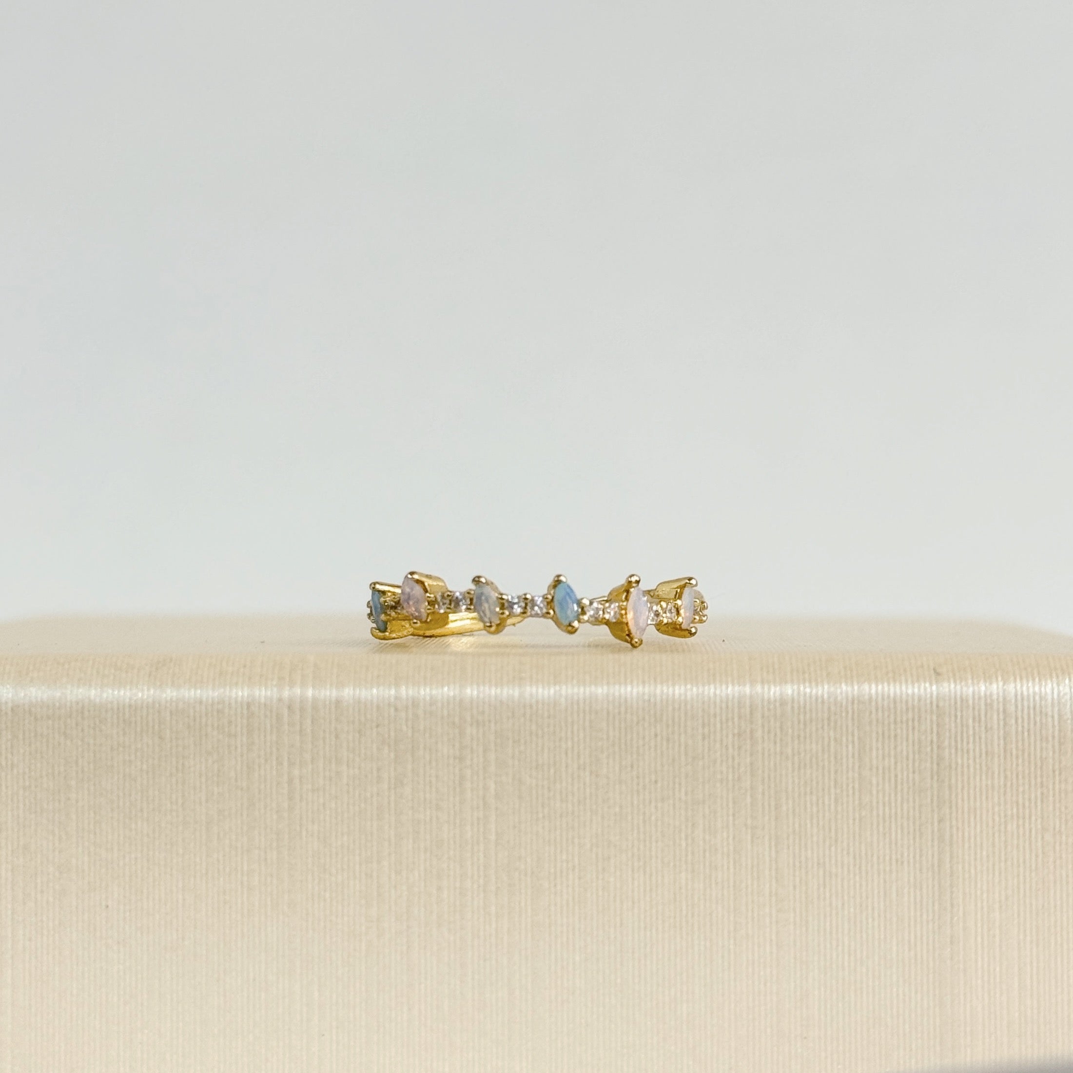 Anillo Ajustable Cristales Tornasol
