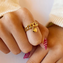 Cargar imagen en el visor de la galería, Anillo Eslabones Corazón Colgante

