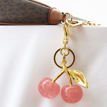 Cargar imagen en el visor de la galería, Llavero Cherry
