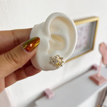 Cargar imagen en el visor de la galería, Studs Flor
