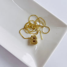 Cargar imagen en el visor de la galería, Collar Ajustable Inicial Pavé Chunky
