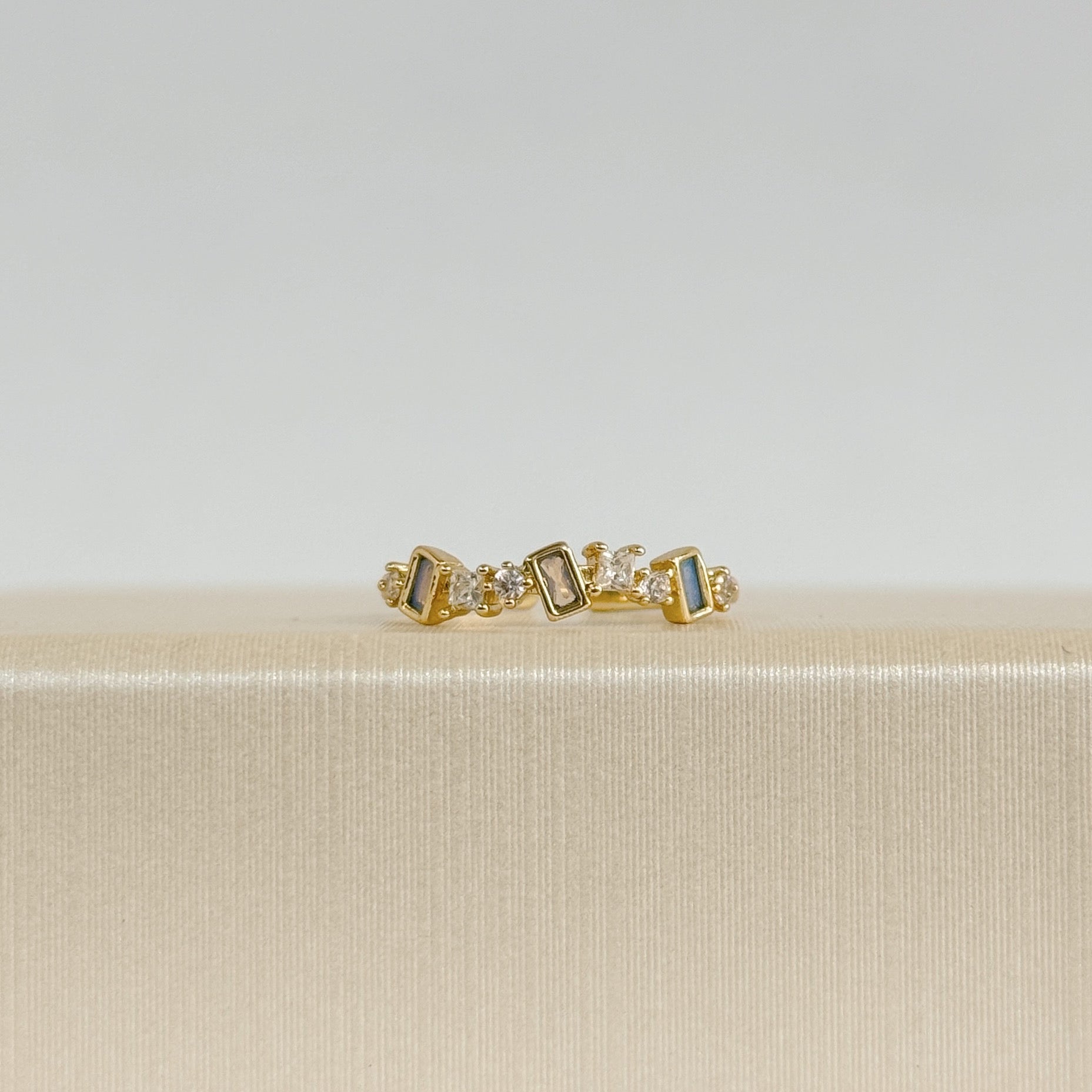 Anillo Ajustable Cristales Tornasol