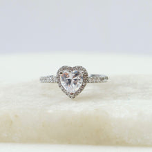 Cargar imagen en el visor de la galería, Anillo Corazón Full Brillo
