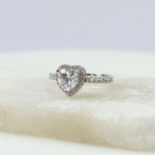 Cargar imagen en el visor de la galería, Anillo Corazón Full Brillo
