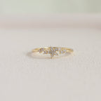 Anillo Estrellas con Brillo Dorado
