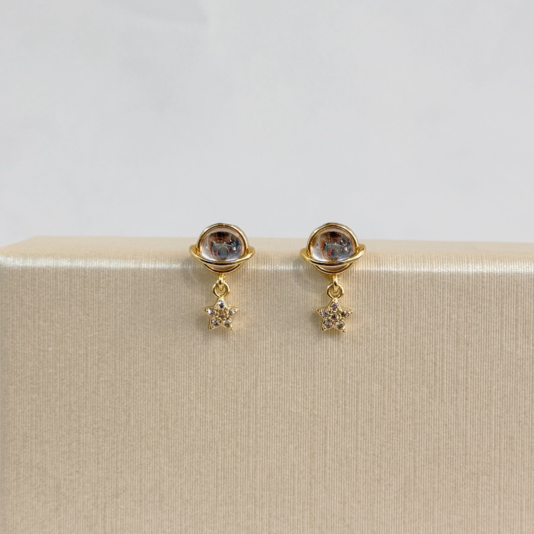 Studs Planeta Estrella Colgante