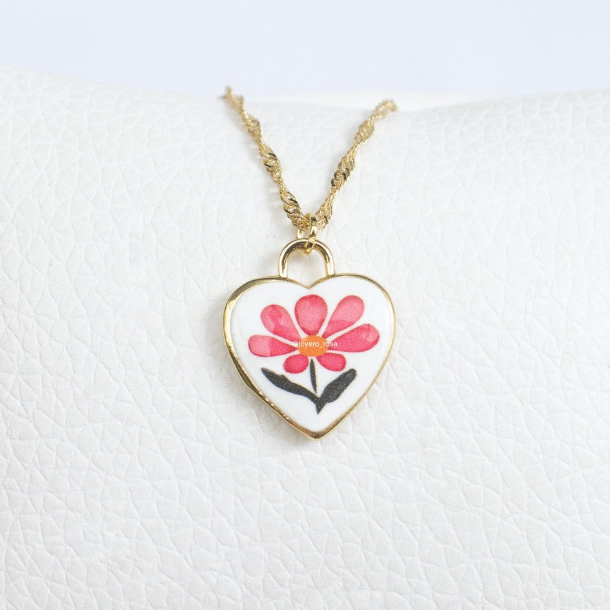Collar Dije Esmaltado Corazón Flor