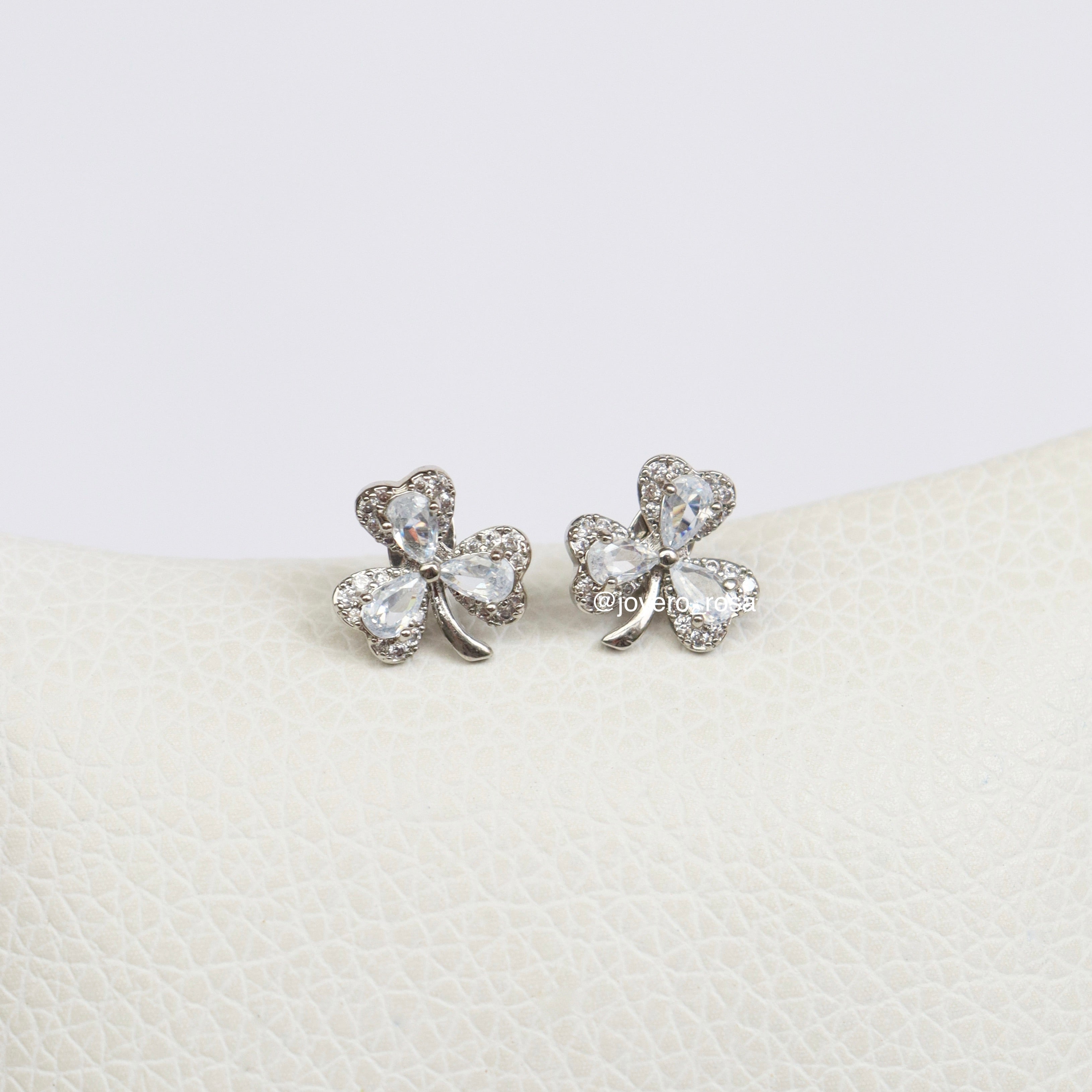 Studs Trébol